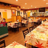 異国情緒あふれる店内