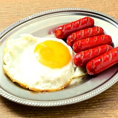 目玉焼き&赤ウインナー