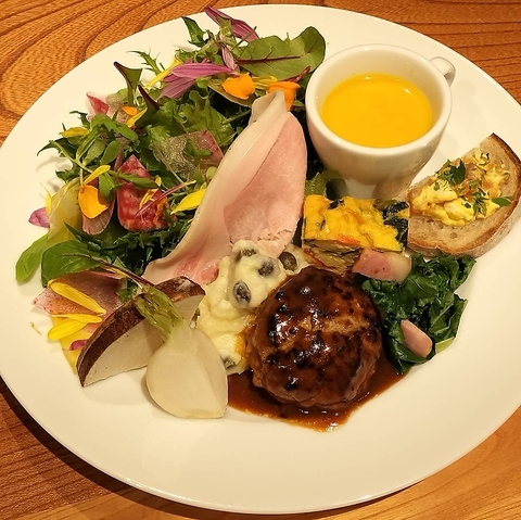 crea NA cafe & restaurant