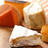 【チーズ】北海道の厳選チーズの他、イタリアやフランスから取り寄せたこだわりチーズも。