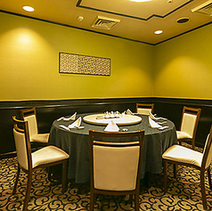 4名～8名様、小人数様向けの個室もございます。