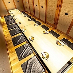 デザイナーが手掛ける当店の完全個室は用途は様々に対応♪大人気の為お早目の予約を！！その他にも空間もウリの当店はオシャレな席がまだまだありますのでご安心下さい★