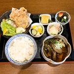 ランチも元気に営業しております！！唐揚げ定食・餃子定食などボリュームあるメニューが勢ぞろい！