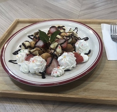 イチゴバナナチョコワッフル