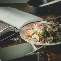 生ハムとマッシュルームのリーフサラダ