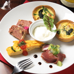 ランチタイムもアラカルトでご注文OK♪