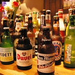 ビールの本場ドイツ・ベルギーをはじめ、世界各国より25種類以上ものビールを取り揃えております。
