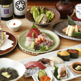 ボリューム満点のコース料理はなんと、お1人様+1,100円（税込）で飲み放題を追加することもできます！温かな印象の間接照明がある店内で、飲んで食べてみんなでワイワイ盛り上がりましょう！何かご希望がございましたら、お気軽にお声掛けくださいませ♪