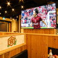２Ｆフロアは全席から見れる80インチの大型テレビを完備♪浦和レッズ戦ではみんなで観戦しながら楽しく飲むことが出来ます(^^)/貸切にも対応してるので大型モニターとしてもご利用いただけます。