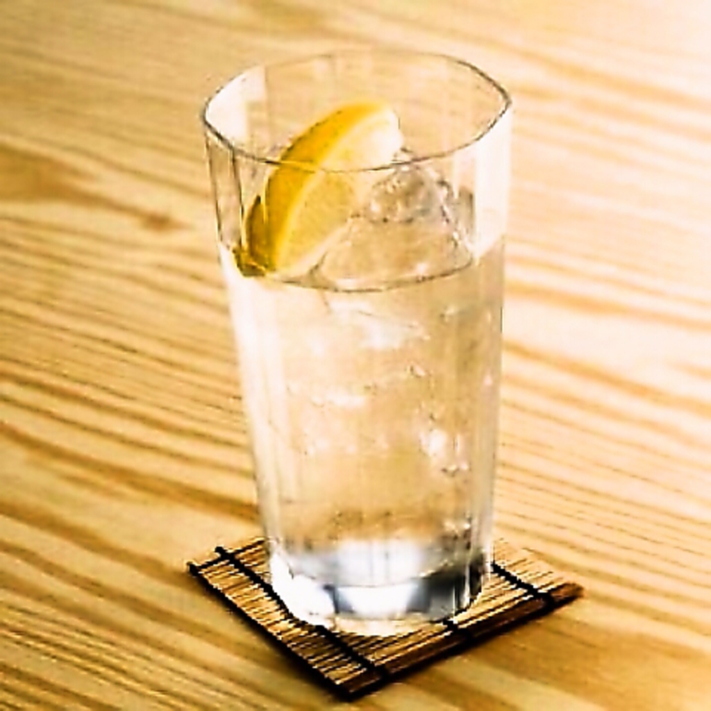 種類豊富なドリンクメニューと共に逸品料理をお楽しみ下さい！