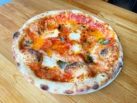 自家製手ごねのもっちり食感ピザ！