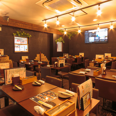 【駅近1分の個室完備の肉バル♪】隠れ家要素もある店内でお席は2名様席から50名様席で１つ個室も完備しておりますので、お早目にお問合せ下さい。吉祥寺駅からも1分！！エリア最安値店に挑戦しておりますので、一度ご来店下さい★吉祥寺駅1分の立地ですので、選ばれてます。《エリアで今話題の口コミ店》