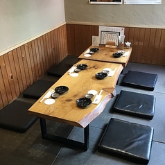 小上がりのお座敷席。3名様から8名様ご案内できます。