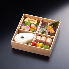 【熟成ロースカツ弁当】】　　