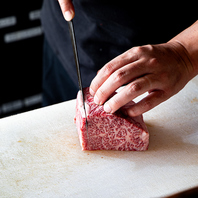【職人の技と温かい接客】手切り肉と丁寧なおもてなし