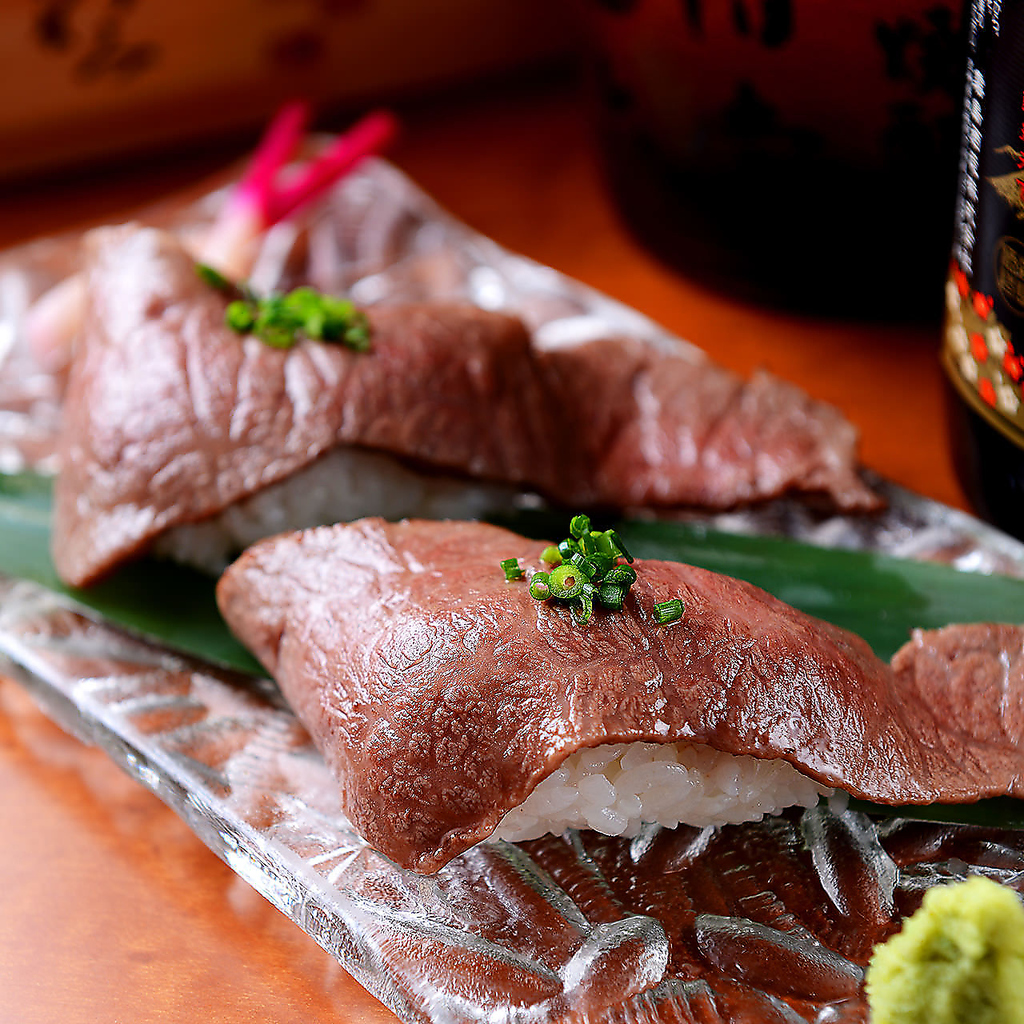 A5ランク松阪牛の旨味が素晴らしい「松阪牛炙り肉寿司」まで！