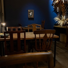 3、4名様でもゆっくりとお食事をお楽しみ頂けるお席です。