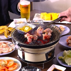 宮崎地鶏を炭火焼きでジューシーに