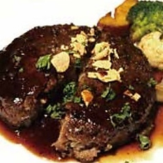 牛ひき肉の特製ハンバーグ