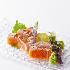 九州奥日向サーモンの炙り刺し