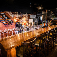 活気溢れるオープンキッチン◎調理の臨場感を楽しめます