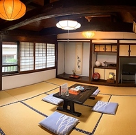 移築後150年以上の歴史情緒溢れる建物