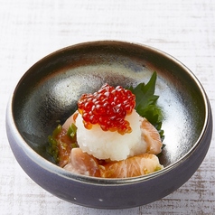 九州奥日向炙りサーモンといくらの親子和え