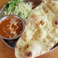 【本場の味を心ゆくまで！至福のカレーナンセット】