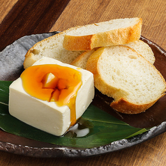 マロンのチーズ豆腐ふわふわバケットにのせて！の写真