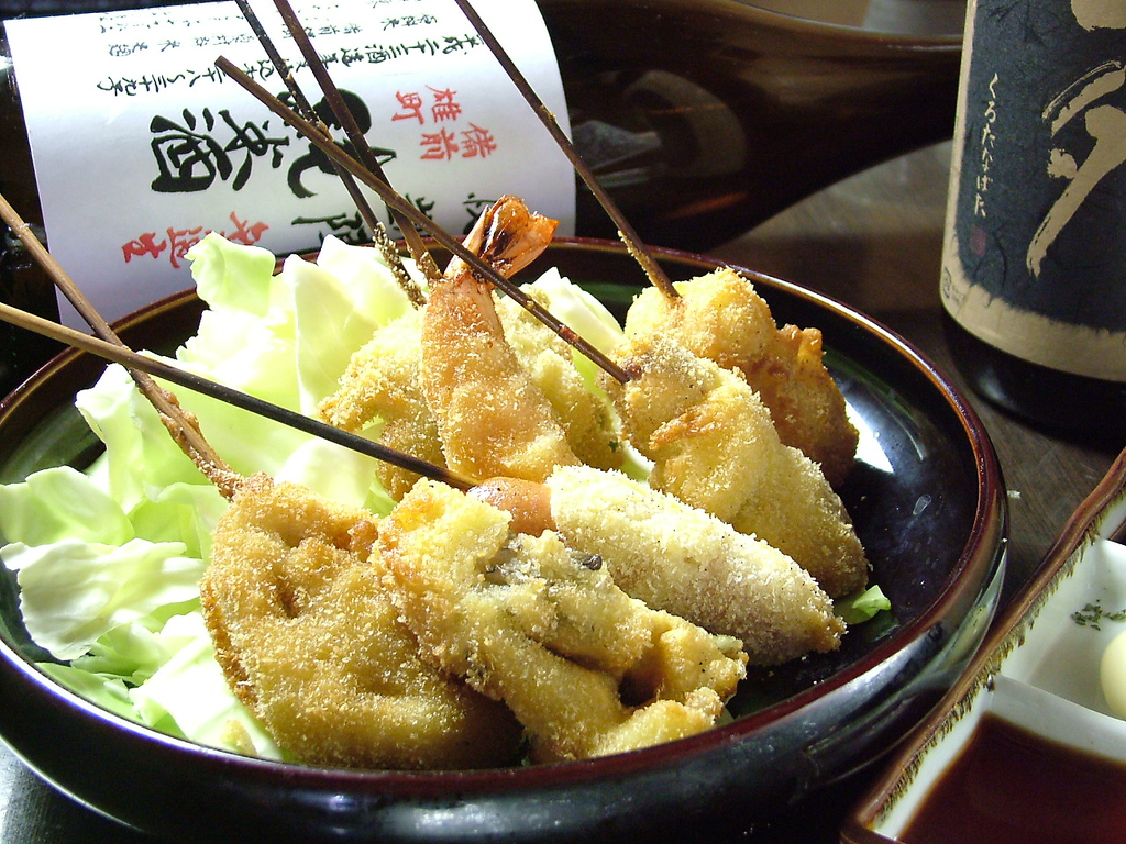 大ぶりの串揚げは外はサックサク中は熱々で旨い！料理に既製品は使わない！本当の旨いがここにある。