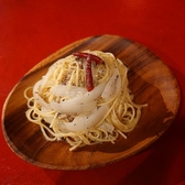 【サイズも選べるパスタ】写真はオイルサーディン和風ペペロンチーノですが、ムール貝の白ワインパスタやオリジナルミートパスタ、またマカロニチーズなどは、レギュラーとダブルからサイズをお選びいただけます。