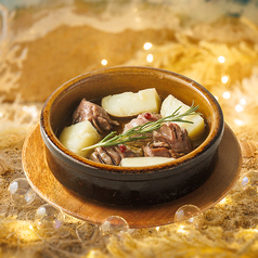 砂肝と皮付きポテトのコンフィ