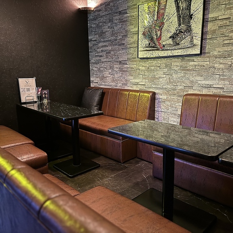 Jouer&Beats Bar Table.9