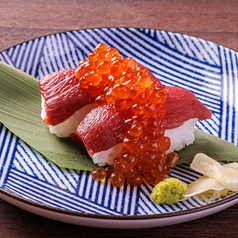 馬肉のこぼれいくら寿司(2貫)