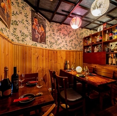 カジュアルな食堂でも美味しい料理が味わえるスタイルは、本場・インドの食堂も同じ！肩肘はらずに気軽にたのしめるダイニングは少人数から貸切OK！◇神田 秋葉原 淡路町 居酒屋 インド タイ 宴会 飲み放題 女子会 記念日 誕生日◇