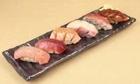 自慢の寿司は、コク深く旨みのあるシャリにもこだわり！
