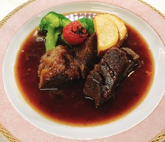 とろとろの牛ホホ肉の赤ワイン煮込み