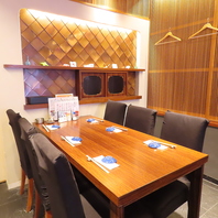 落ち着いた雰囲気の宴会にもぴったりな広々とした店内◎