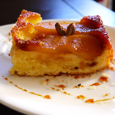 リンゴのタタン風ケーキ