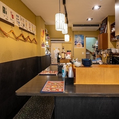 1階の立ち飲みカウンター8名様