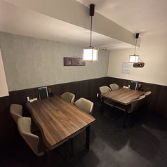 各卓4名様にてご利用いただけますので、大切なご友人との飲み会やご家族とのお食事などプライベートシーンにピッタリとなっております◎美味しいお料理とお酒でゆったりとした素敵なひと時をお過ごしください。