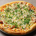 料理メニュー写真&nbsp;ひき肉とじゃがいものピザ(MEGA)