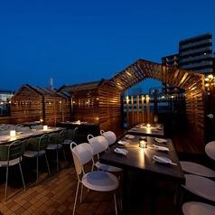 【テーブル個室あり（3室/2名～8名様用/パーティション仕切り）】2名様から利用できるパーティション仕切りの個室席をご用意◎周囲を気にせず、大切な方とゆっくり会話を楽しみたい時にぴったりです。少人数の飲み会や記念日など、特別なひとときを演出いたします♪