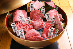 KOBE　BEEF　金色の究極盛り Mサイズ