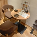 2名様掛けの丸テーブルです。