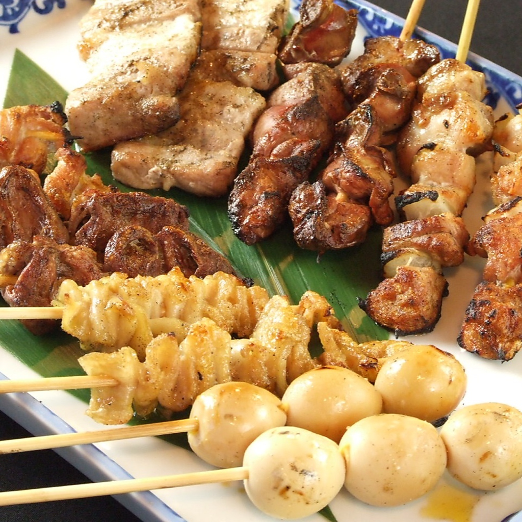 焼きとり１本100円～。他単品も500円以下と気軽に楽しめます☆