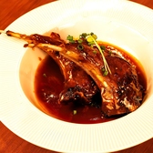 天然物ならではの上質な味わいを心ゆくまでお愉しみください。専用の窯で特製出汁をたっぷりと米に含ませることで、しっとりとした奥深い味わいを実現。定番から個性豊かなものまで、パエリアをご用意しております。