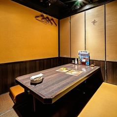 掘りごたつの個室をご用意！お仕事帰りでも、足の疲れを気にせずお食事をお楽しみいただけます♪人数等、お気軽にご相談ください。各種ご予約をお待ちしております！