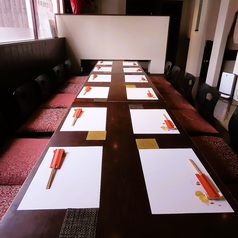 座敷2名掛け1つあります◎お席の連結可