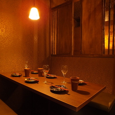 周りが気にならない個室席♪会社帰りの仲間との飲み会など、少人数シーンでお楽しみいただけます★
